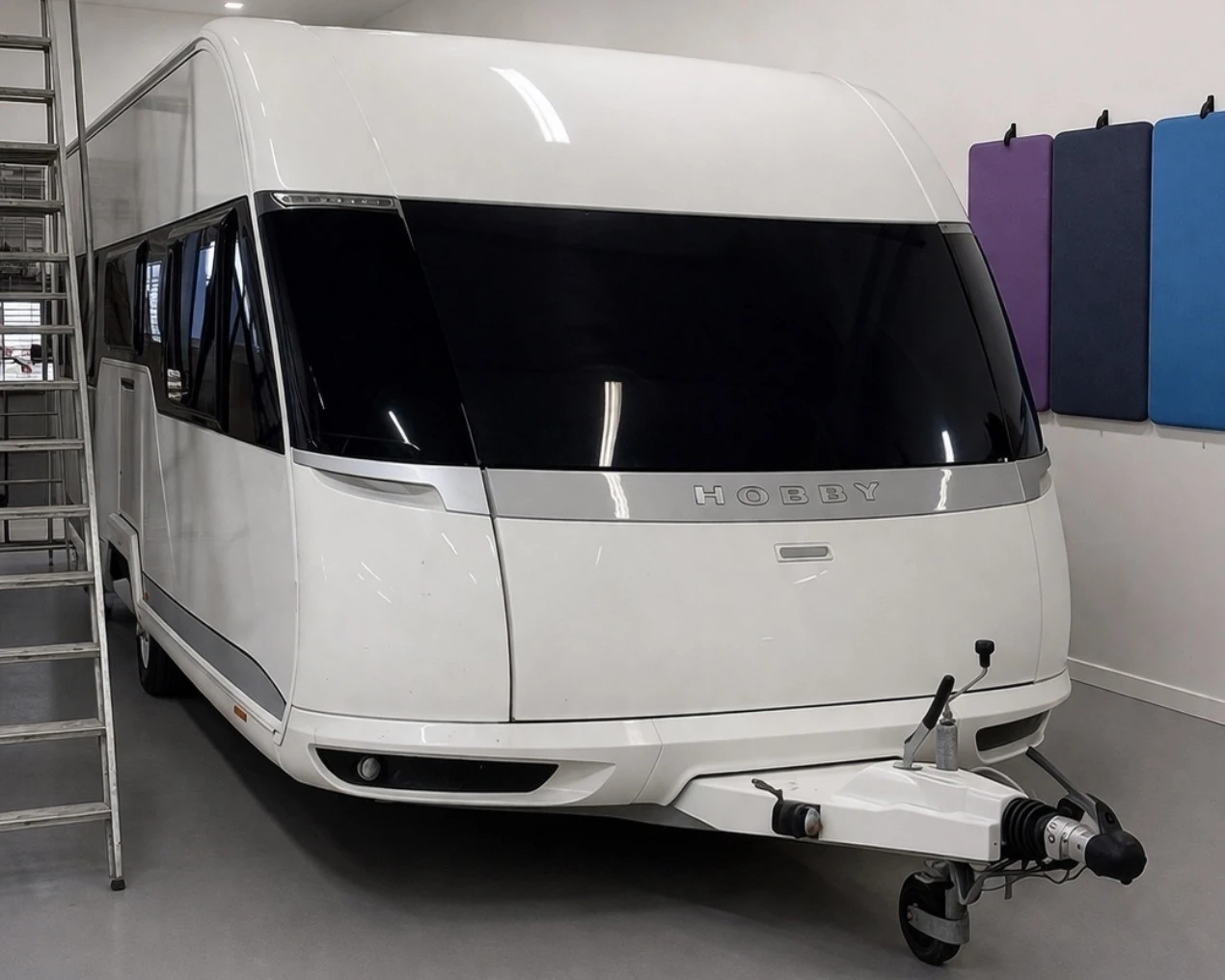 Hobby-husvagn efter frontreparation